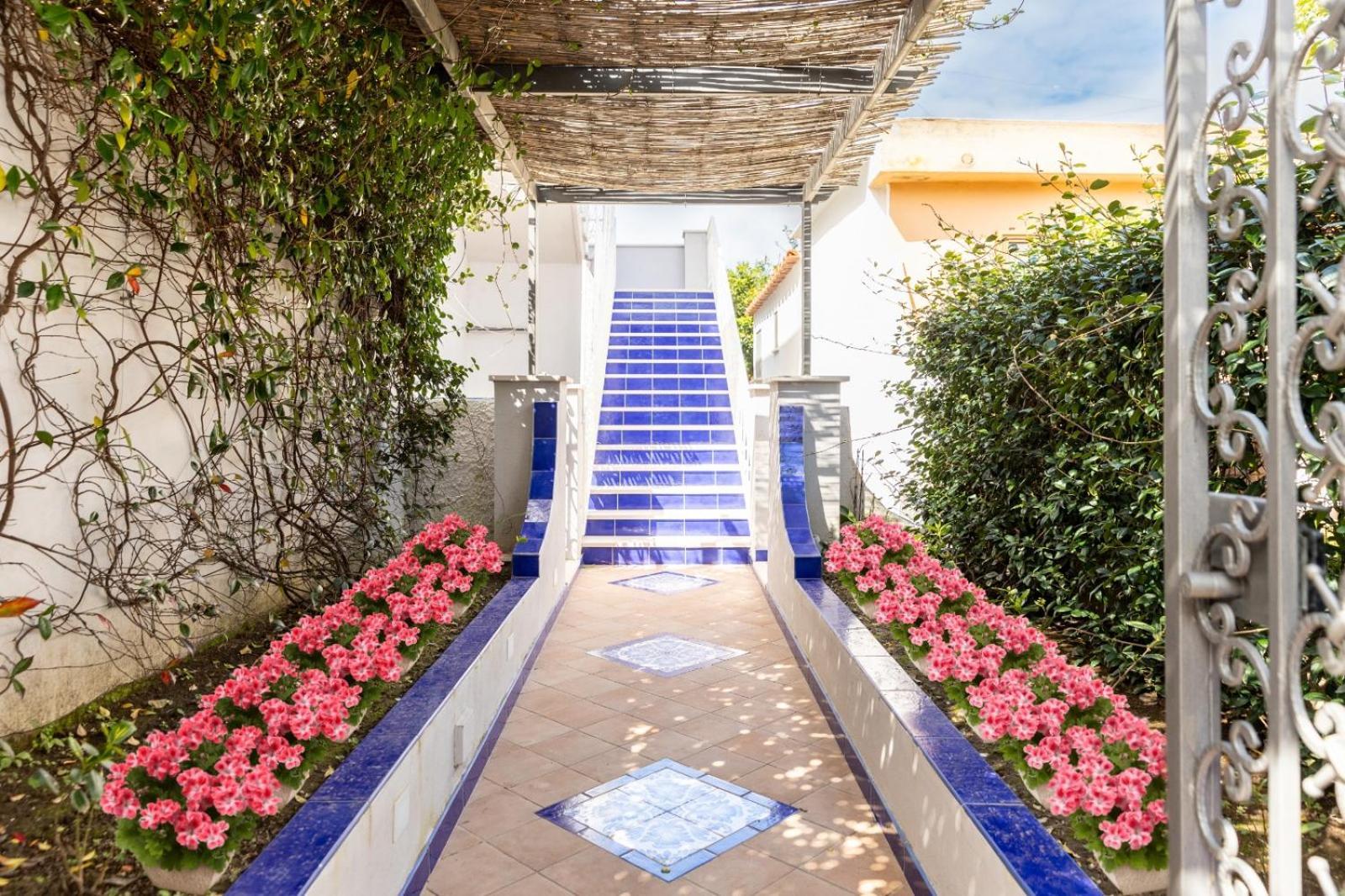 Maison Blue Capri