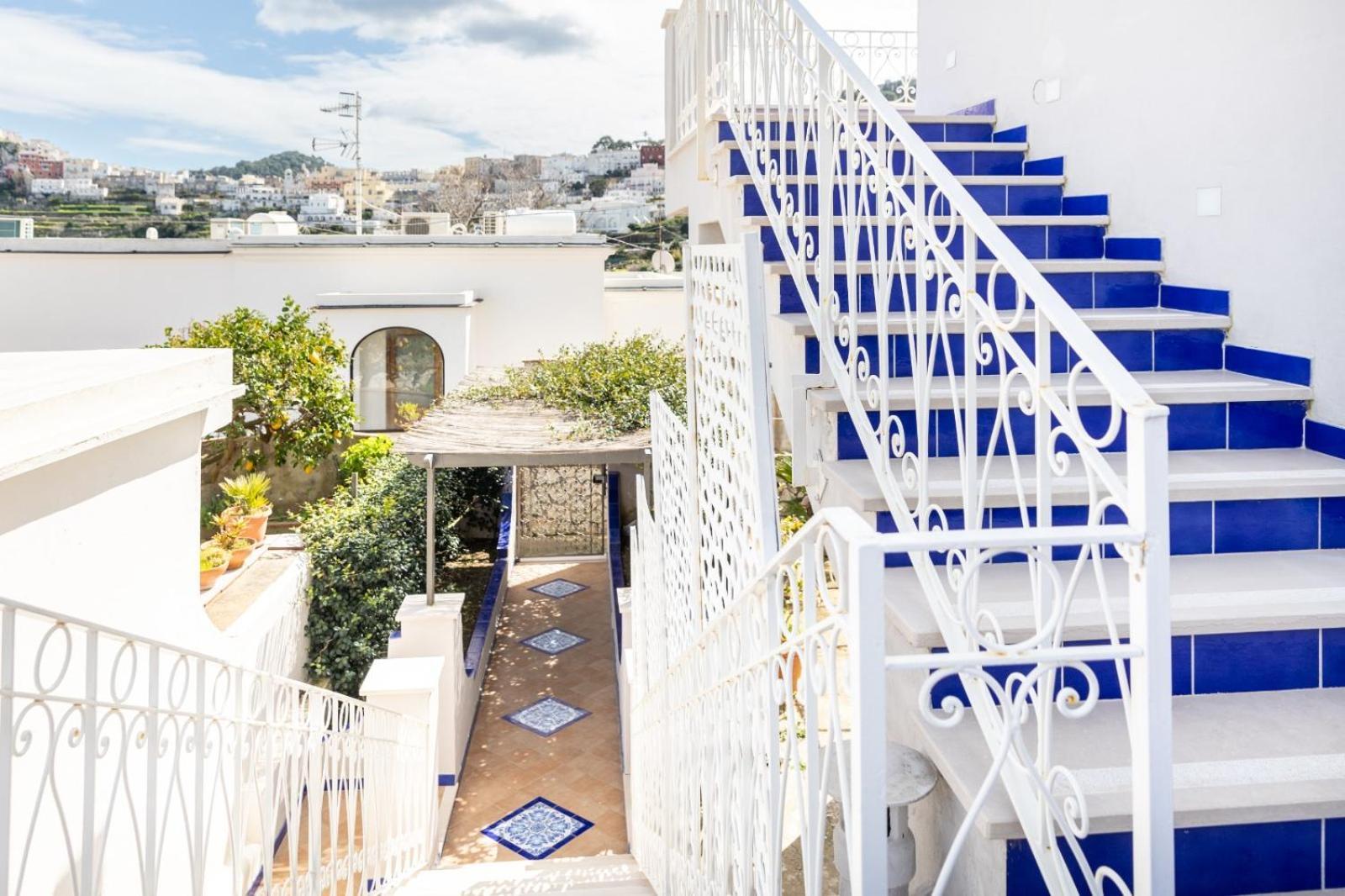 Maison Blue * Capri