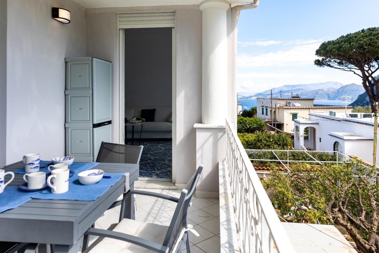 Maison Blue *